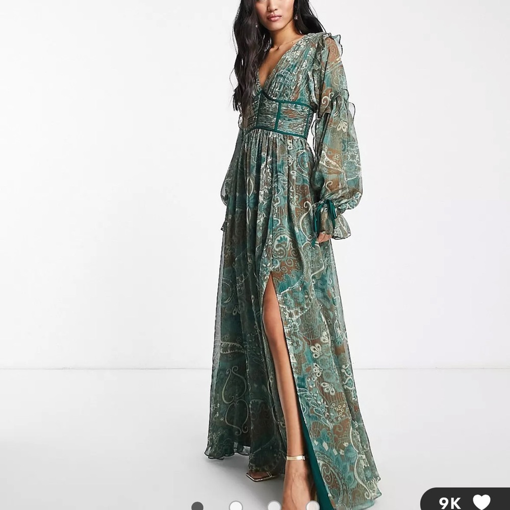 NWT size US 8